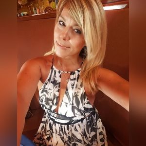 Tropical floral black and white Express maxi dress medium